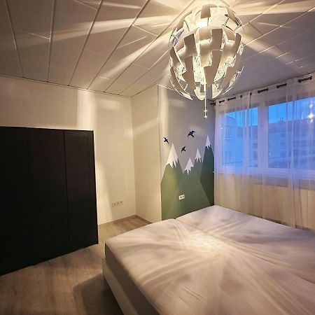 Zimmer In Reihenhaus Mit Terrasse 杜伊斯堡 外观 照片