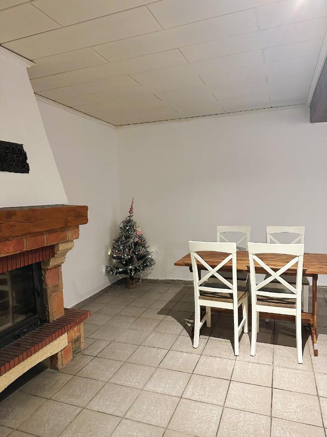 Zimmer In Reihenhaus Mit Terrasse 杜伊斯堡 外观 照片