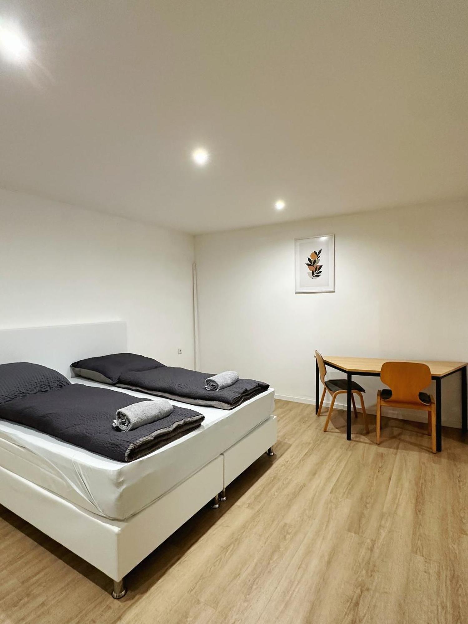 Zimmer In Reihenhaus Mit Terrasse 杜伊斯堡 外观 照片
